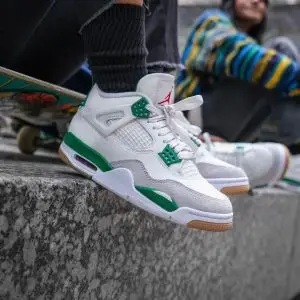 Jordan Retro 4 Pine Green