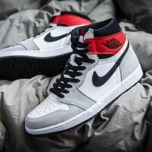 Nike Air Jordan 1 Retro High OG Light Smoke Grey