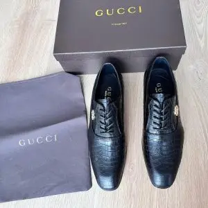 Gucci shoes | 450 AED