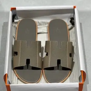 Gucci slipper | 450 AED