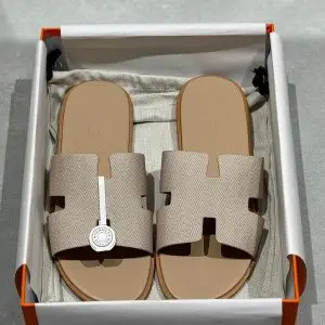 Hermes slipper for men | 450 AED