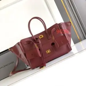 BALENCIAGA