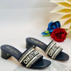 CHRISTIAN DIOR