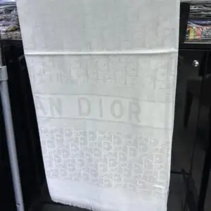 CHRISTIAN DIOR