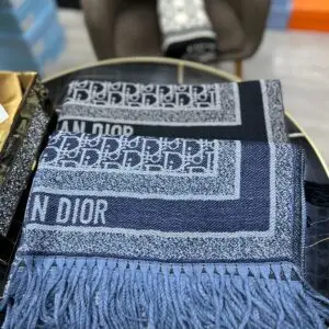 CHRISTIAN DIOR