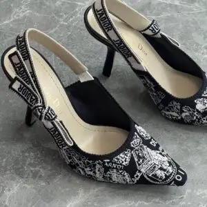 CHRISTIAN DIOR