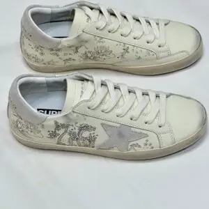 GOLDEN GOOSE