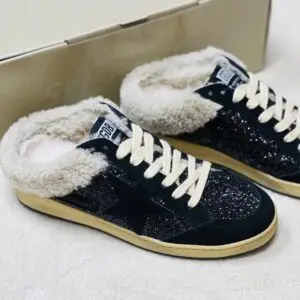GOLDEN GOOSE