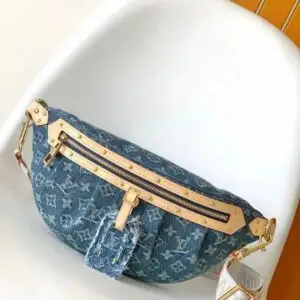 LOUSE VUITTON