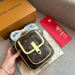 LOUSE VUITTON