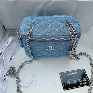 LOUSE VUITTON
