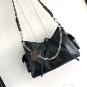 LOUSE VUITTON