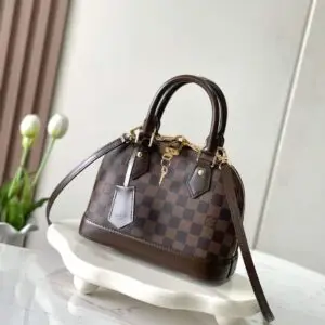 LOUSE VUITTON