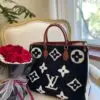 LOUSE VUITTON