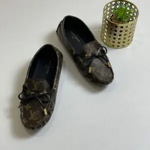 LOUSE VUITTON