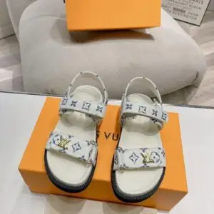 LOUSE VUITTON