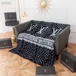 LOUSE VUITTON