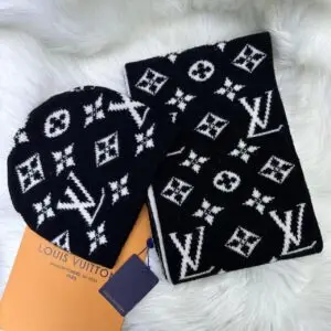 LOUSE VUITTON