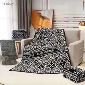 LOUSE VUITTON