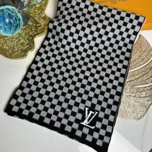 LOUSE VUITTON