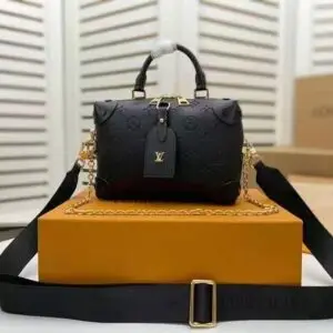 LOUSE VUITTON