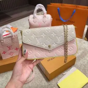 LOUSE VUITTON