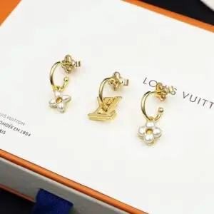 LOUSE VUITTON