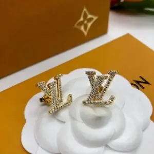 LOUSE VUITTON