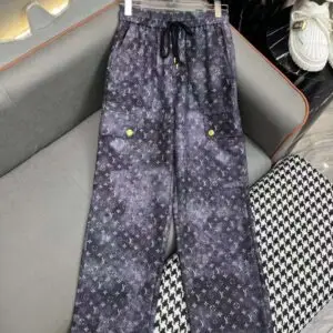 LOUSE VUITTON