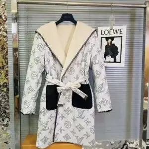 LOUSE VUITTON