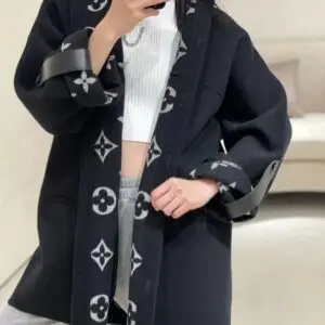 LOUSE VUITTON