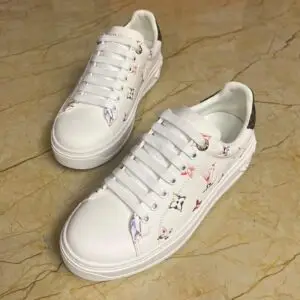 LOUSE VUITTON