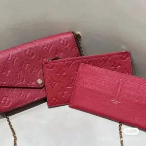 LOUSE VUITTON