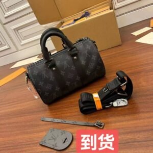 LOUSE VUITTON