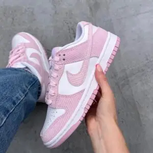 NIKE DUNK LOW