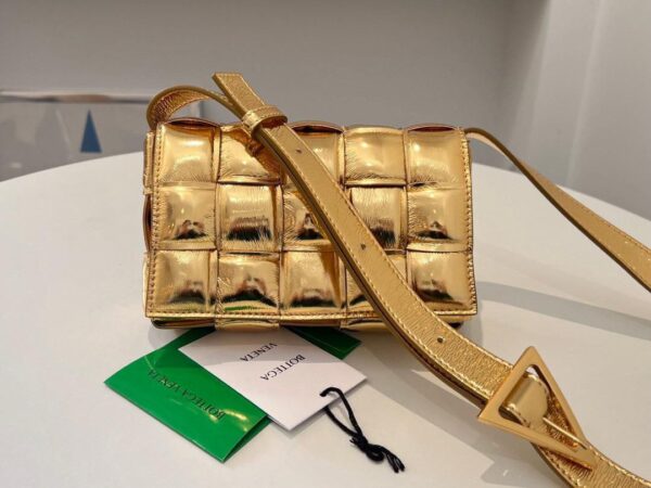 cassette bag - Dubai Fashion LUX