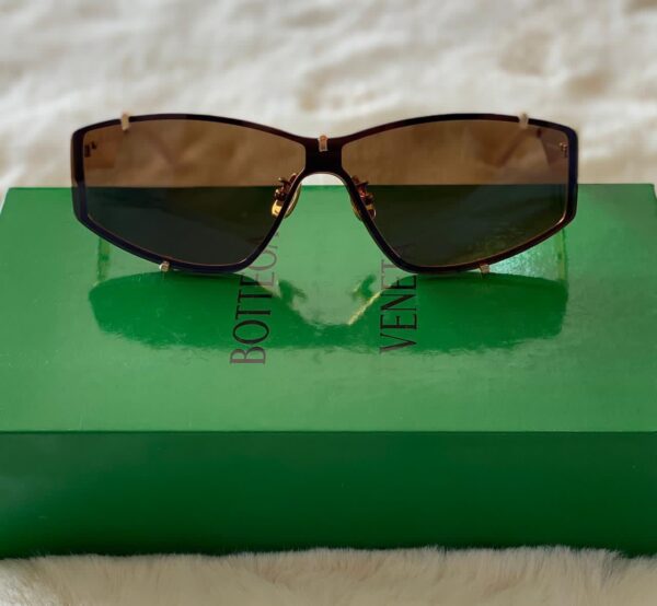 Metal visor sunglasses - Dubai Fashion LUX