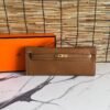 Design Epsom Kelly Pochette Wallet To Go Etoupe - Dubai Fashion LUX