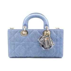 Design The Lady D-Joy bag captures the House's vision of elegance and beauty. - Dubai Fashion LUX