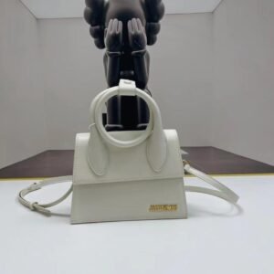 La Montagne 'Le Chiquito Nœud' Bag - Dubai Fashion LUX